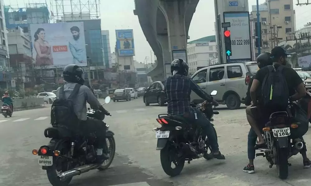 New signals to end traffic hassles at junctions at Madhapur