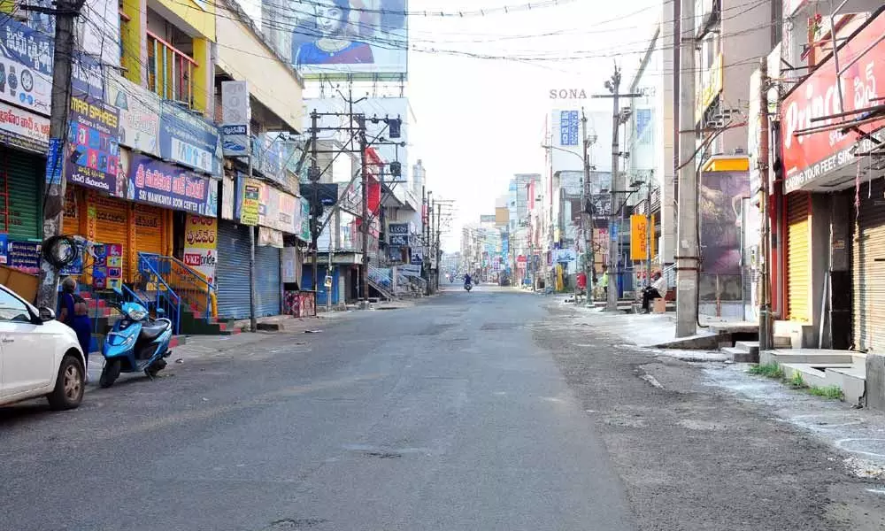Roads wearing a deserted look in Rajamahendravaram due to curfew on Sunday