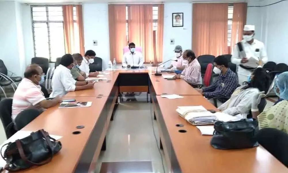 Joint Collector Dr N Prabhakar Reddy addressing the officials at the GGH in Nellore on Sunday