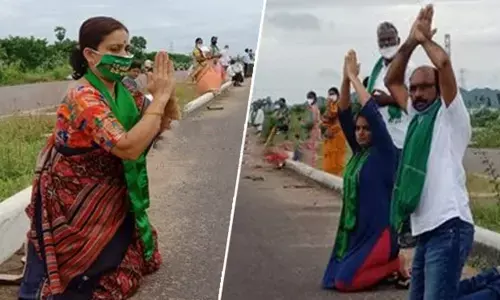 Novel protest by farmers in Amaravati