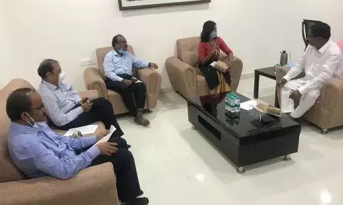 Telangana Agriculture Minister S Niranjan Reddy discussing with officials of Agriculture department in Hyderabad