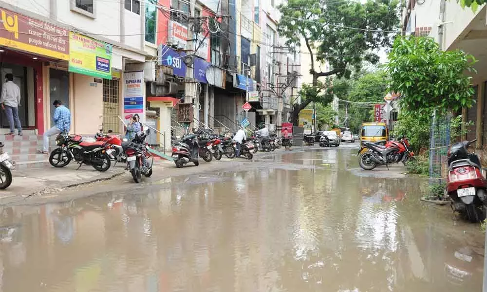 Heavy rain lashes Guntur city