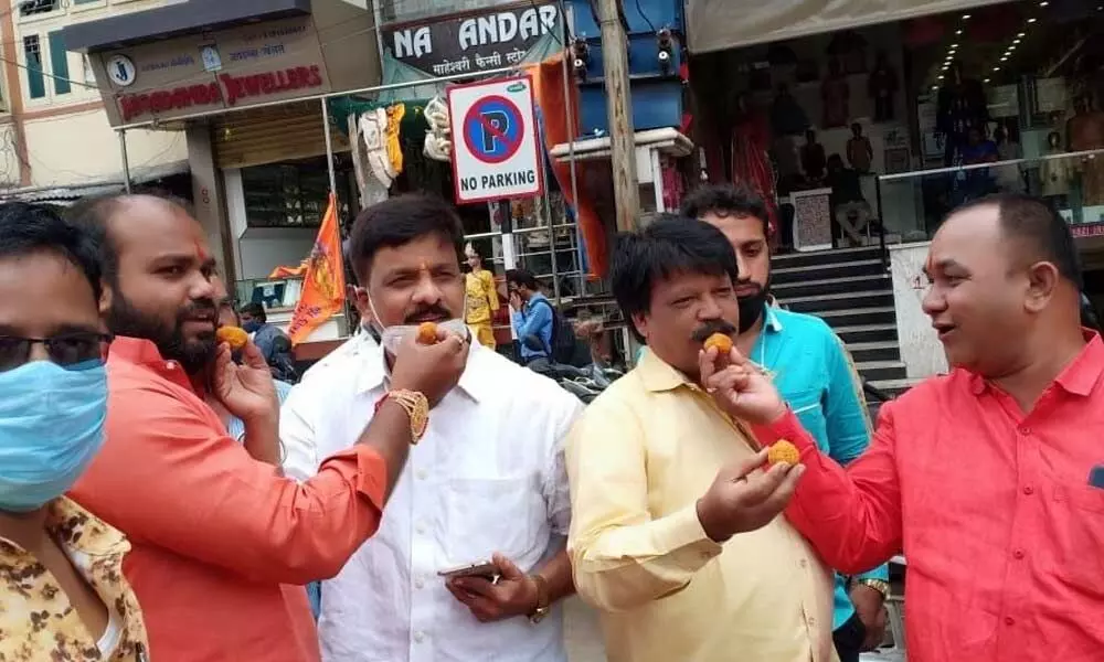 BJYM leader Laddu Yadav (second from left) along with other activists
