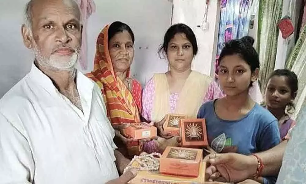 Dalit family 1st to receive Ayodhya prasad