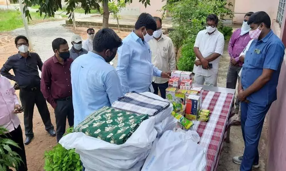 Narsampet MLA Peddi Sudarshan Reddy at the isolation centre in Narsampet of Warangal Rural district on Friday