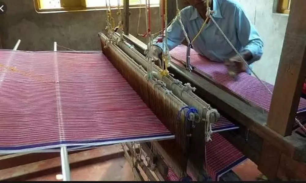 Govt spent `636 cr for welfare of weavers: Jagan