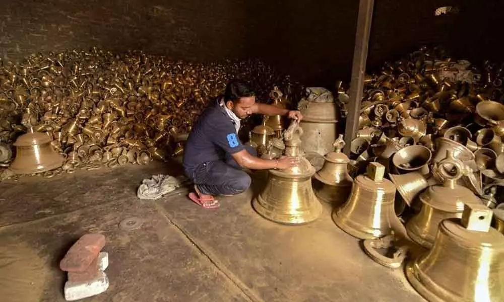 Etah artisans make 2,100kg bell for Ram temple
