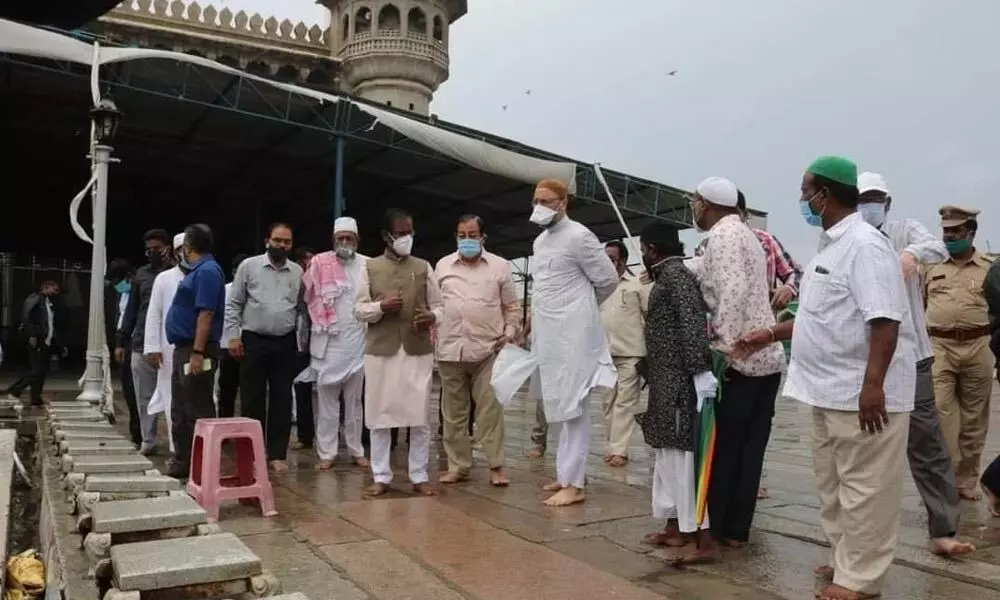Asaduddin inspects Mecca Masjid works