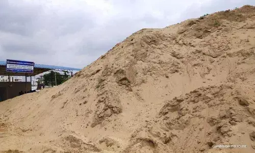 Black marketing of sand rampant in East Godavari, alleges ex-GUDA director