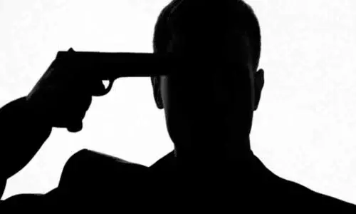 CRPF officer shoots himself in Kashmir