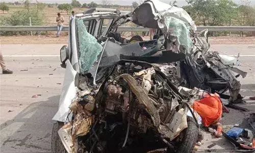 4 killed, 8 injured in road mishap in UPs Mathura