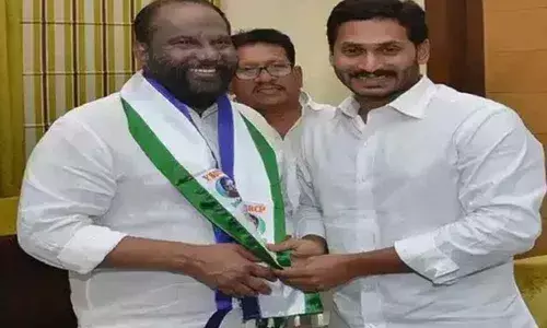Pandula Ravindra Babu and jagan