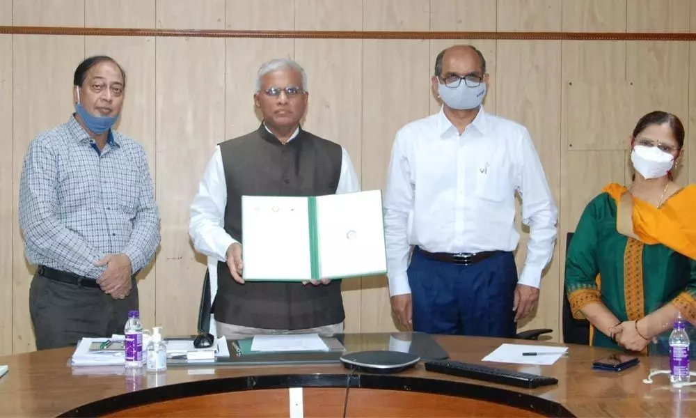 Telangana government inks MoU with ISB for branding Telangana Sona Rice