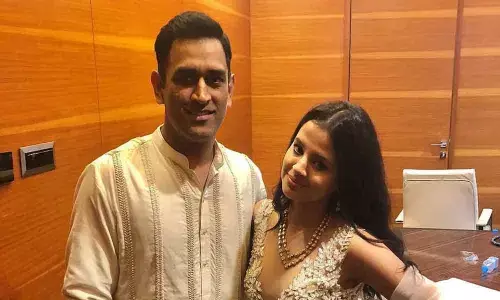 Mustve held back tears for the goodbye: Sakshi tells Dhoni