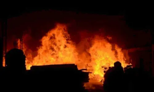 5 women rescued after fire in Pitampura building