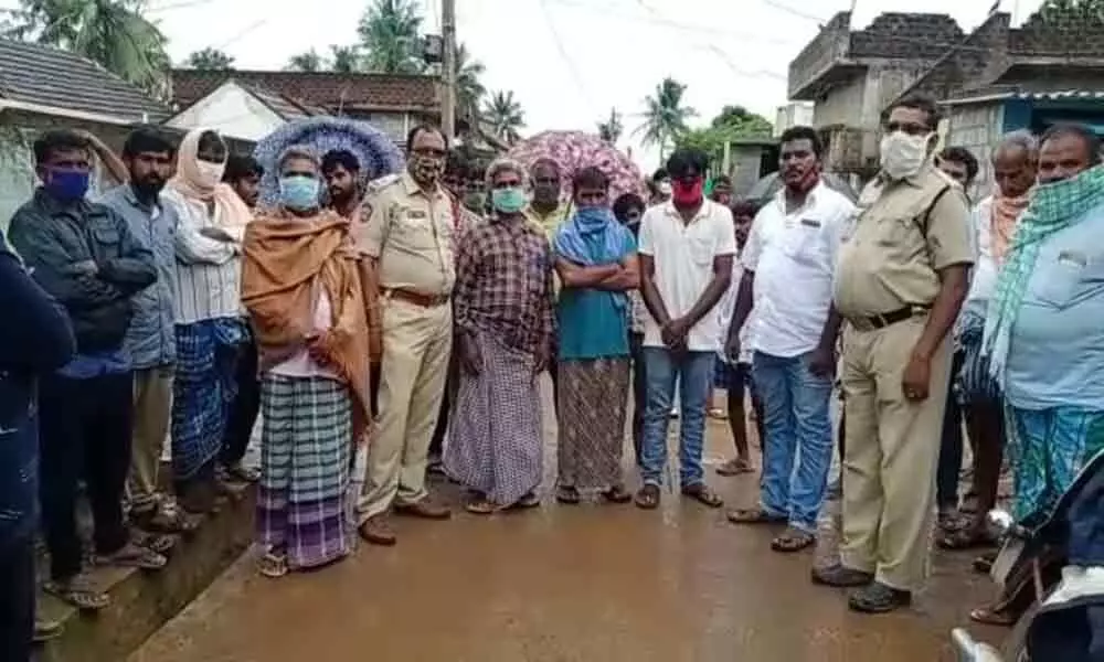 Sea waves touch Kakinada at Uppada Coast Road amid heavy rains