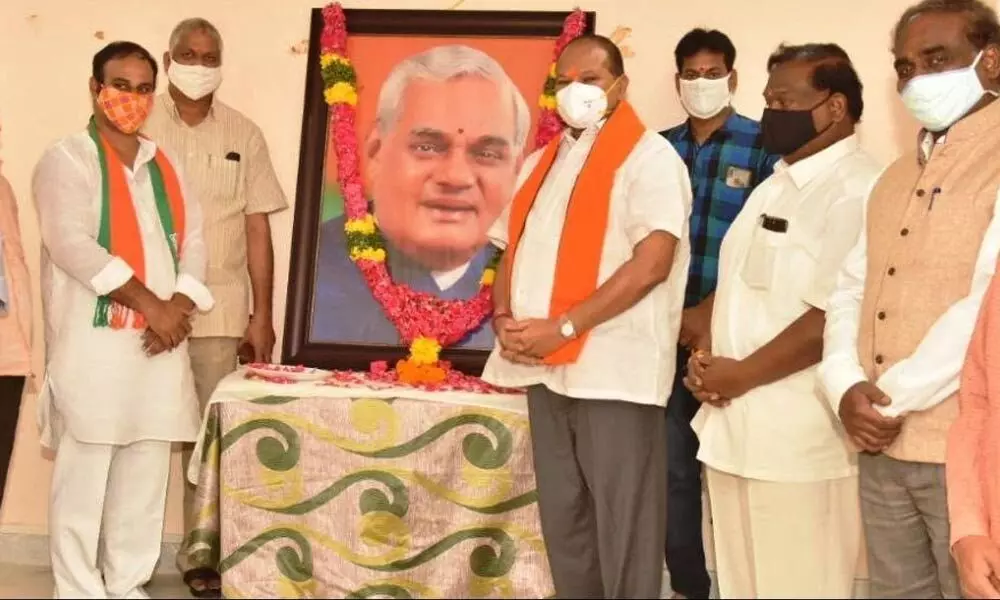 Former State BJP president Kanna Lakshminarayana and other leaders