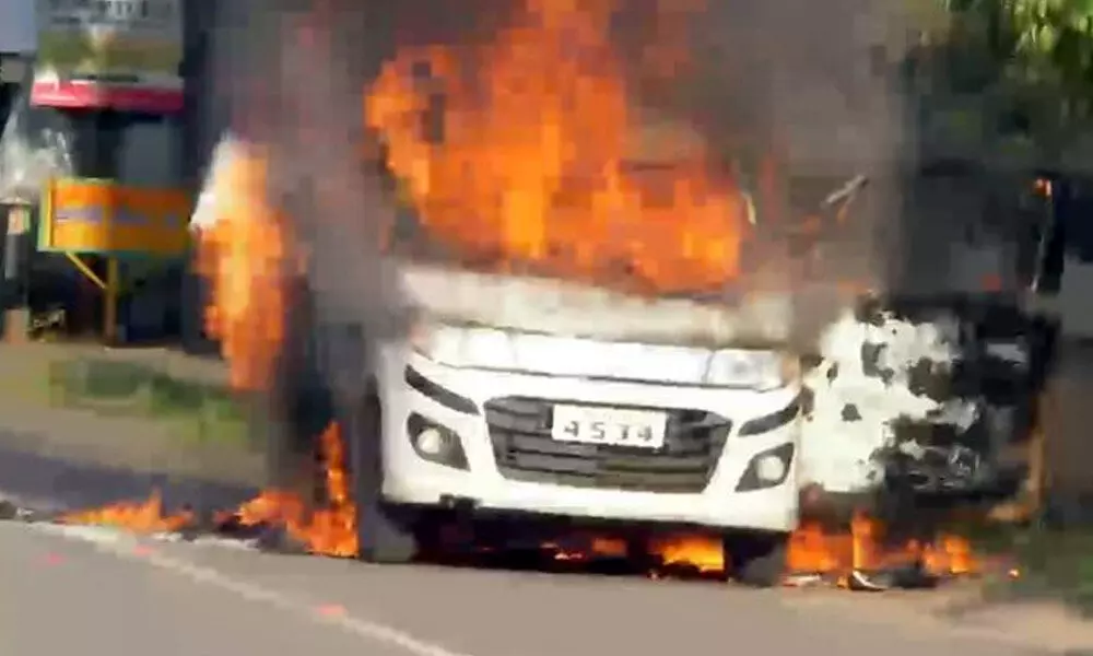 Vijayawada: Man sets car afire in a bid to kill 3