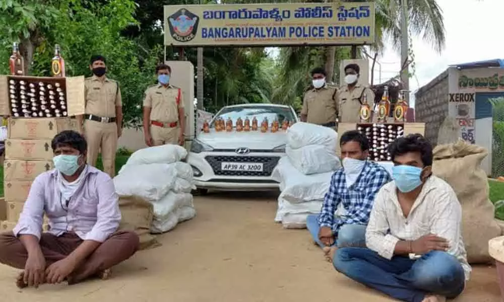 Bangarupalyam police seized Karnataka liquor