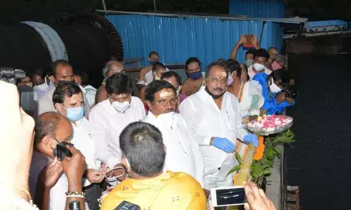 Nandyal MP Pocha Bhrahmanada Reddy and Srisailam MLA Shilpa Chakarapani Reddy