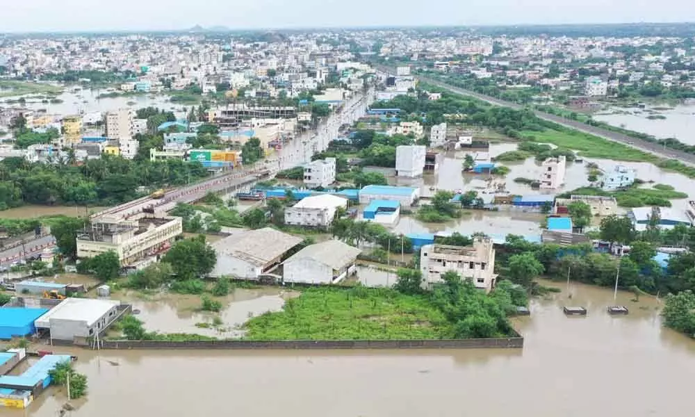 Telangana suffers 1,000-crore loss due to heavy rains