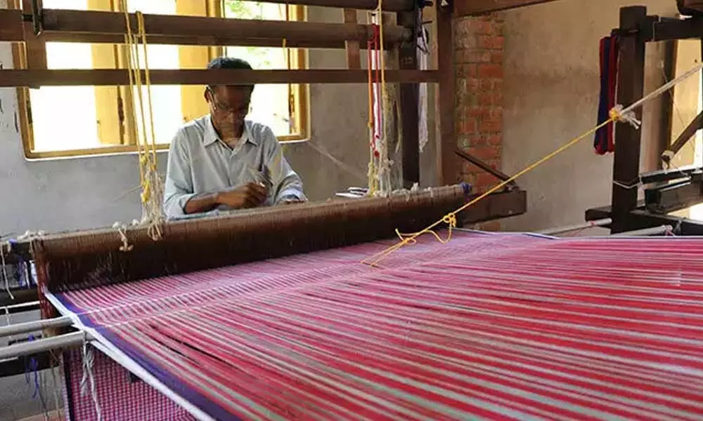 Centre urged to save handlooms, handicrafts