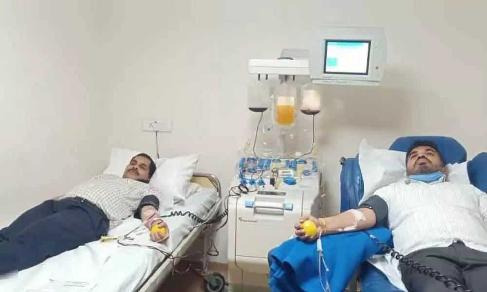Congress MLA H D Ranganath donates plasma for Corona patients