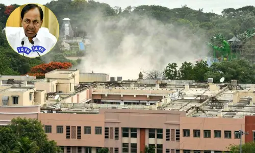 Telangana CM KCR plans a visit to razed Secretariat