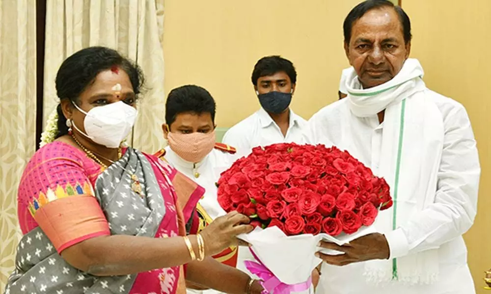 Telangana Governor Dr. Tamilisai Soundararajan, CM KCR greet people on Vinayaka Chaturthi