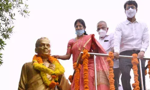 MP Vanga Geetha says Prakasam Panthulu was an inspiration to all