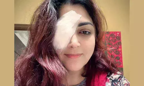 Khushboo To Stay Off  Twitter After Eye Surgery