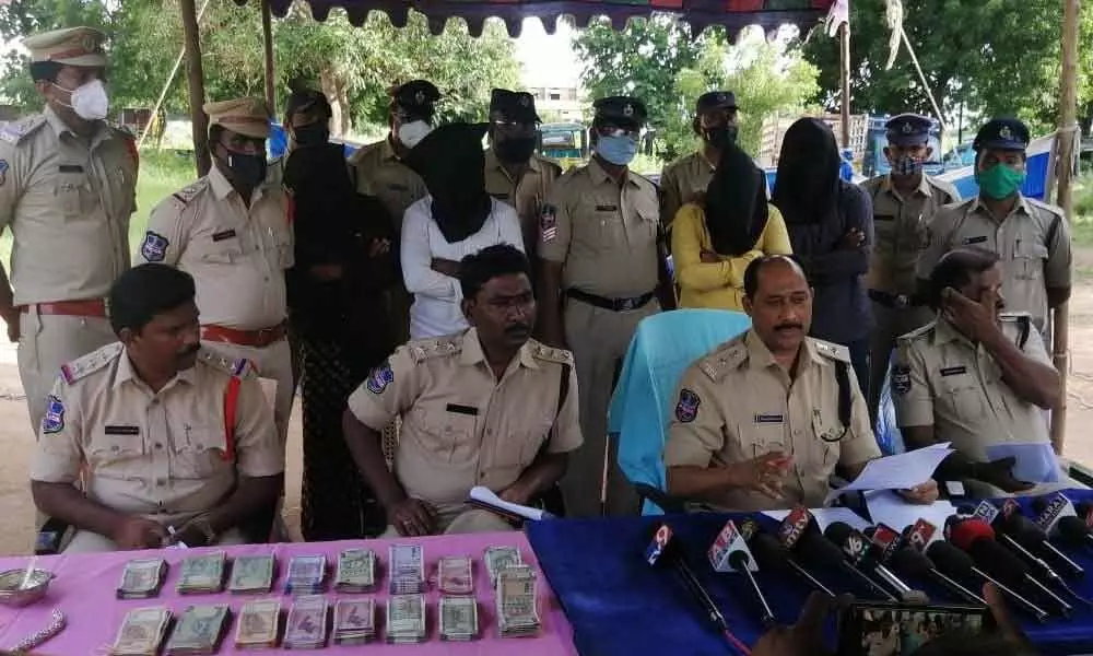 The seized vehicles and other equipment used for robbery from thieves in Gadwal