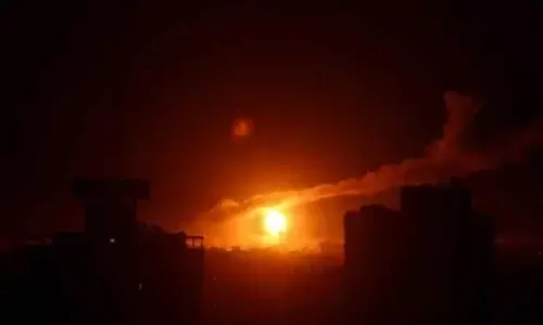 Israel strikes Hamas tunnels in Gaza