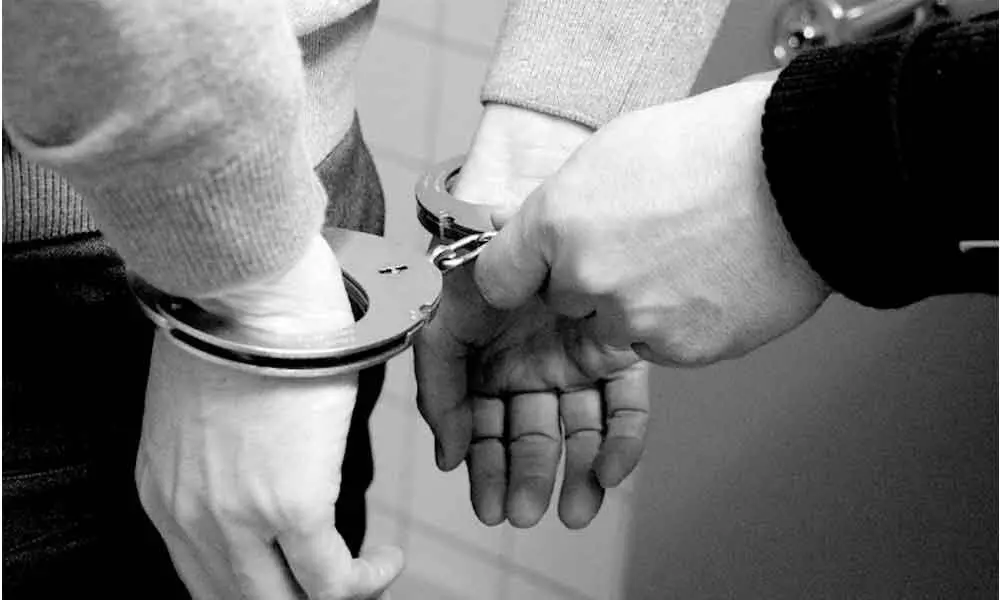 Inspector, journalist arrested for robbing man of 26.5 lakh