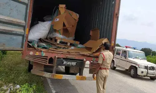 Rs 7 crores worth redmi phones looted