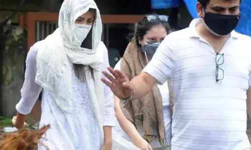 Sushant Singh Rajput case: Hospital gets notice for allowing Rhea Chakraborty in morgue