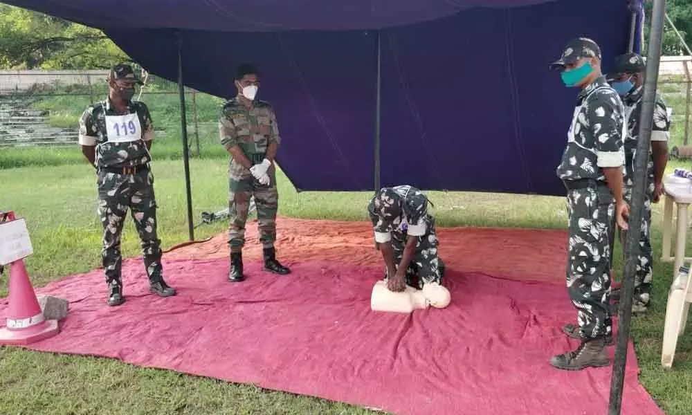 Army doctors train police constable trainees