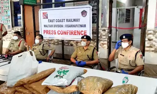 Senior Divisional Security Commissioner, RPF Jitendra Srivastava speaking at a press conference in Visakhapatnam