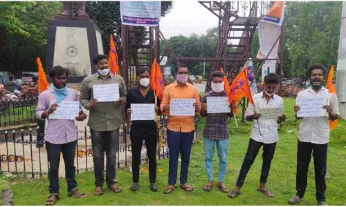 Akhil Bharatiya Vidyarthi Parishad activists staging a protest in Warangal on Thursday