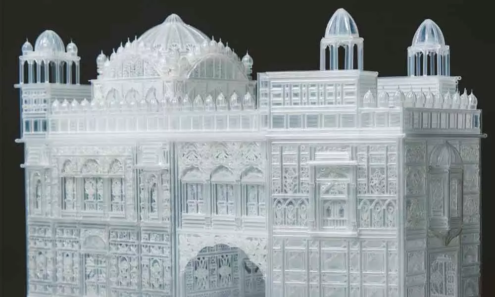 Passion for re-creating landmarks with used pen refills