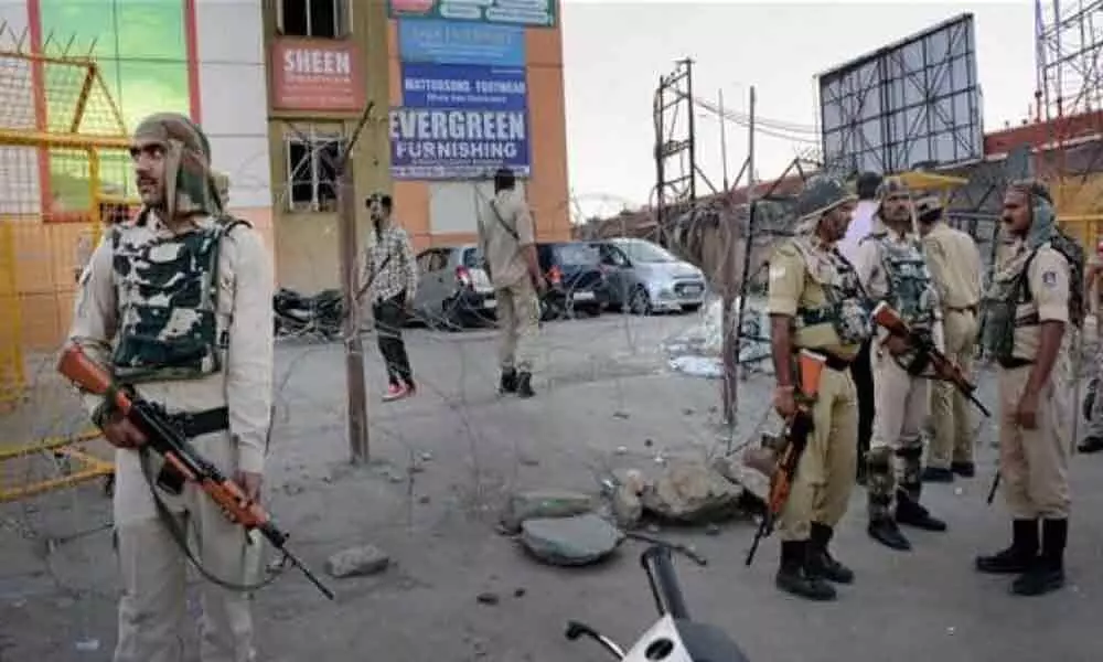 Grenade attack in Jammu and Kashmirs Baramulla, six civilians injured