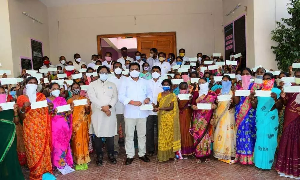 MLA Sunke Ravi Shankar with the beneficiaries of Kalyana Lakshmi and Shaadi Mubarak schemes