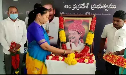 Home Minister Mekathoti Sucharita paying tributes to late Chief Minister Dr YS Rajasekhar Reddy