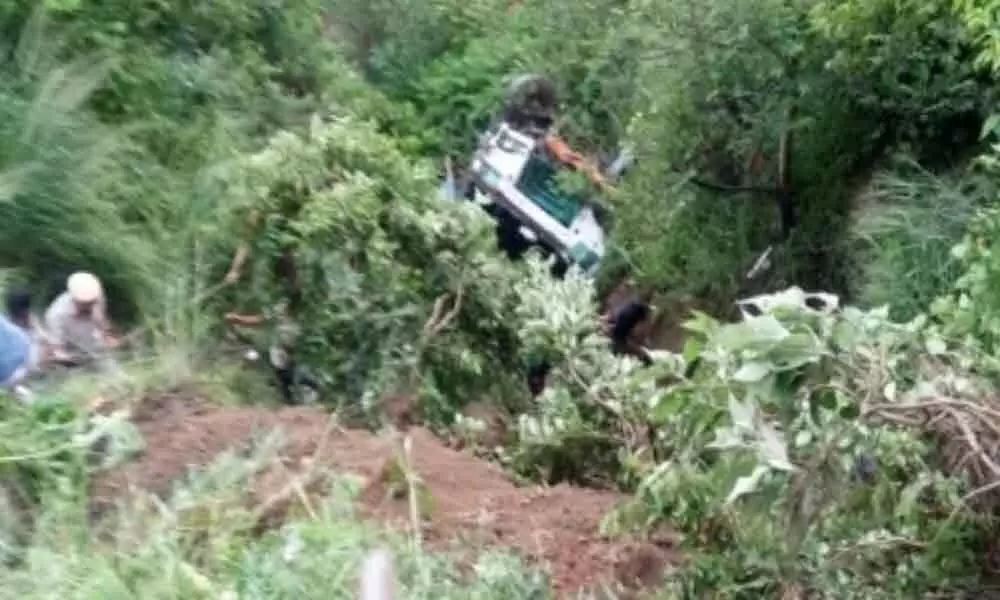 One dead, two injured as car falls into gorge in Himachal Pradesh