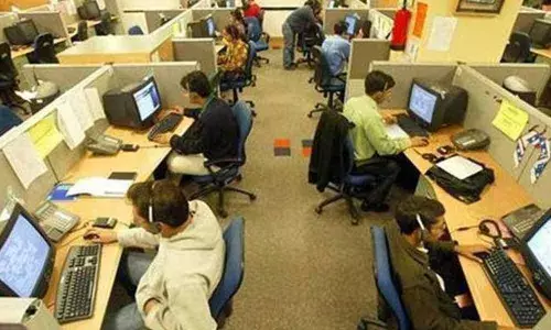 Services biz remains in contraction zone in August