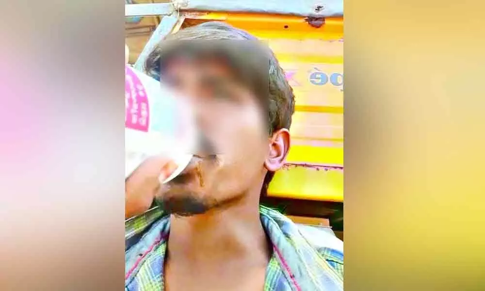 Two men take selfie video while committing suicide over family problems in Guntur
