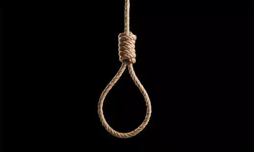 Policeman found hanging in his room in Meerut