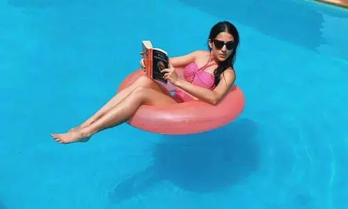 Sara Ali Khan Treated Her Fans Dropping Her Cool Pool Pics