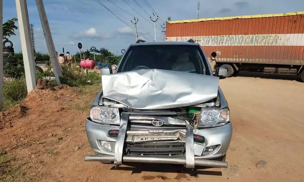 Former AP CM Chandrababu Naidu escapes unhurt in accident