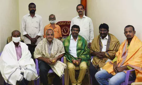 Journalists and photographers felicitated by Vasavi Club of Vidyadharapuram in Vijayawada on Sunday